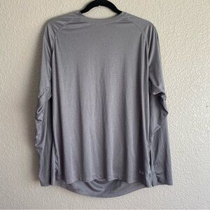 Baleaf Gray Long Sleeve Performance Top Women’s Size M